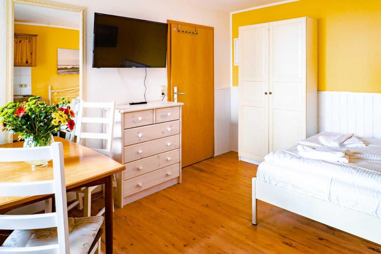Apartmenthaus Chrischanshof Rostock Bagian luar foto