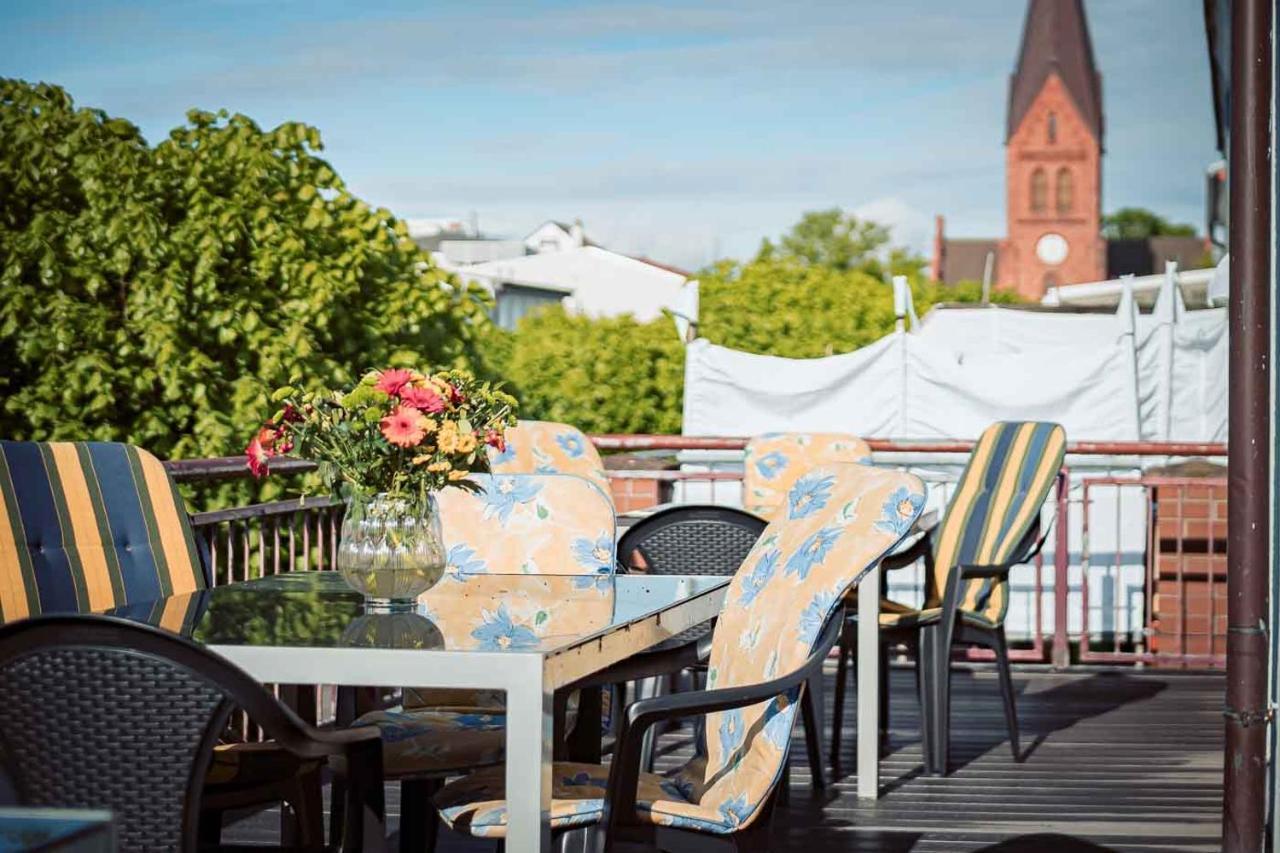 Apartmenthaus Chrischanshof Rostock Bagian luar foto